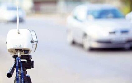 Excesso de velocidade é a principal infração admitida por motoristas suspensos