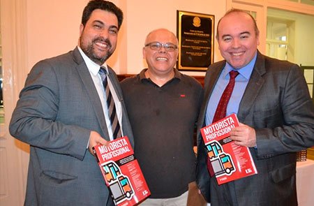 Para defender trabalhadores rodoviários, livro é lançado em Curitiba