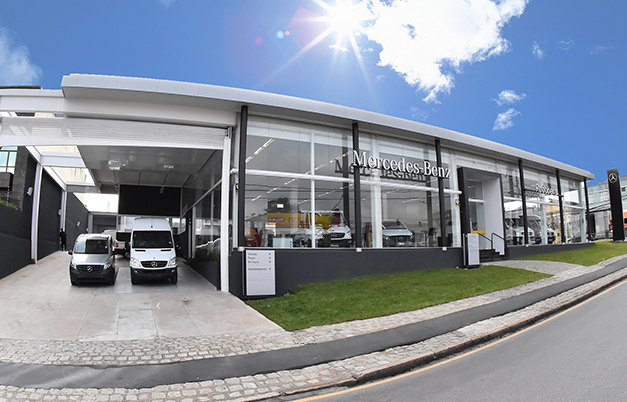 Mercedes-Benz é líder de vendas em comerciais leves em março