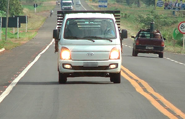 Lei do farol aceso durante o dia começa a valer nesta quinta-feira