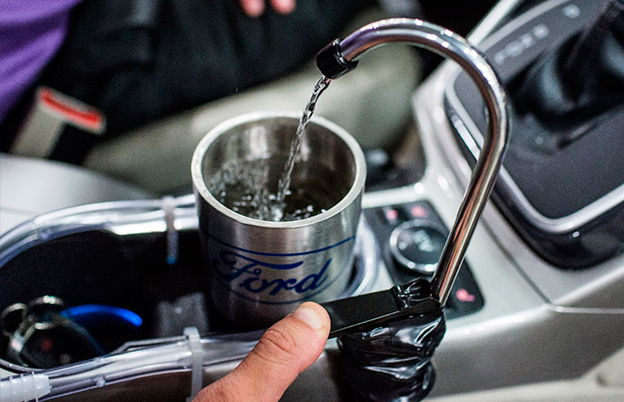 Ford apresenta ideia de carro que produz água potável