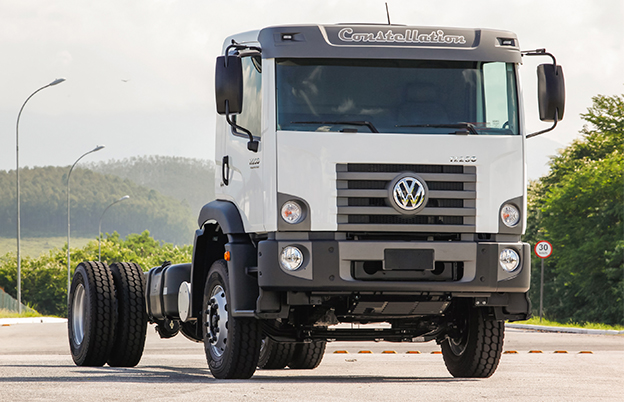 Volkswagen Caminhões lança modelo para coleta de resíduos