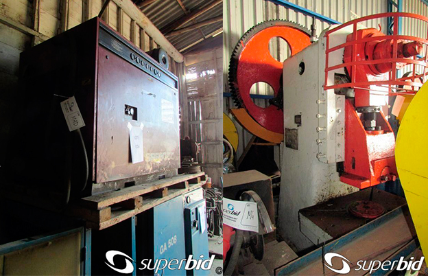 Librelato realiza leilão de caminhões e máquinas