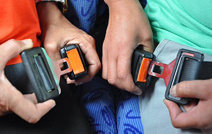 Detran reforça a importância do cinto de segurança