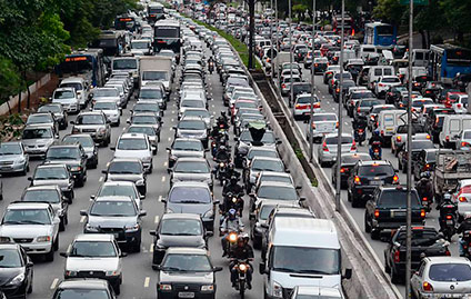 Trânsito continua violento no Brasil, diz especialista