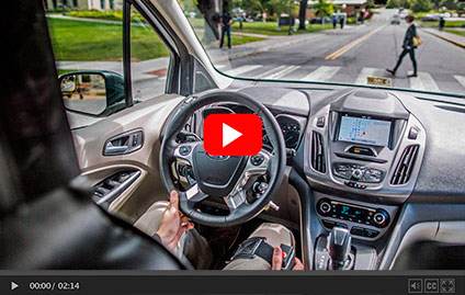 Ford estuda sistema de comunicação de carros autônomos com pedestres