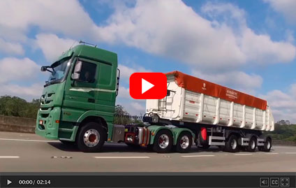 Vídeo: Mercedes-Benz lança série especial do Actros com design retrô