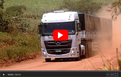 Vídeo: Executivos da Daimler Trucks e da Mercedes-Benz na estrada