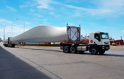 Caminhões IVECO: transporte de peças pesadas para Parque Eólico