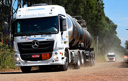 Mercedes-Benz promove treinamento para motoristas que dirigem o Actros