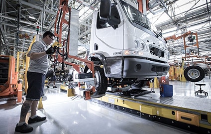 148-Mercedes-Benz-02-min