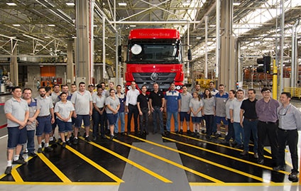 148-Mercedes-Benz-06-min