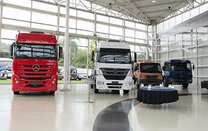 148-Mercedes-Benz-09-min