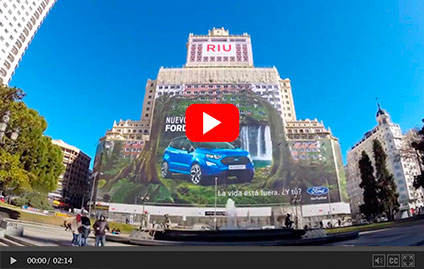 Vídeo: Maior outdoor do mundo mostra versatilidade do Ford Ecosport