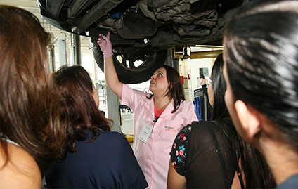 CAOA promove nova edição do curso de mecânica para mulheres