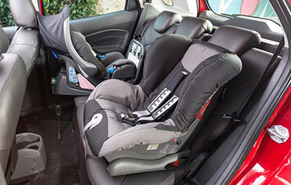 A importância do assento adequado para o transporte de crianças