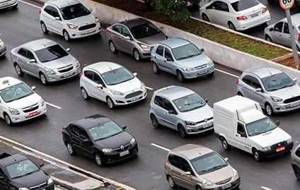 Veículos com placas final 2 devem ser licenciados até sexta