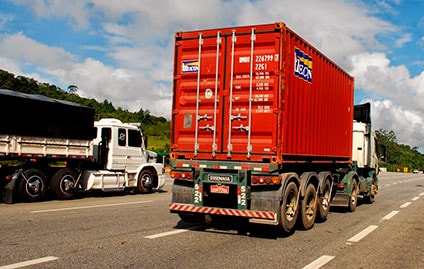 Transporte rodoviário de cargas: empresas acreditam em melhora do frete