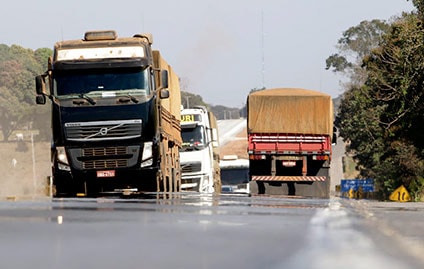 Tabelamento dos fretes: ainda longe de uma solução