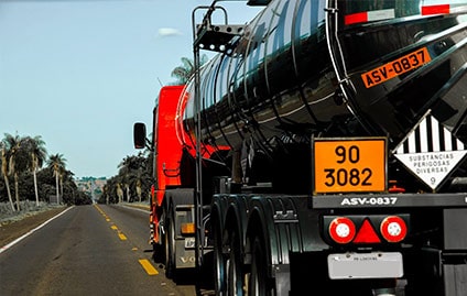 Acidentes no transporte de produtos perigosos: queda histórica