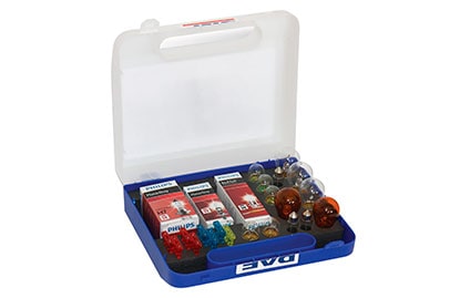 Entre os produtos está um kit, que traz fusíveis e lâmpadas