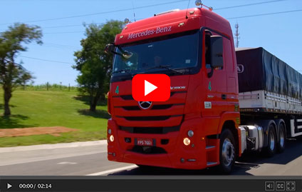 Executivos da Daimler Trucks na boleia do Actros por 500 quilômetros