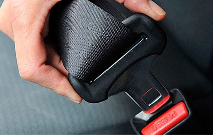 Cinto de segurança no banco traseiro é ignorado 93% dos brasileiros