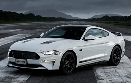 Ford apresenta edição especial do Mustang Black Shadow no Brasil