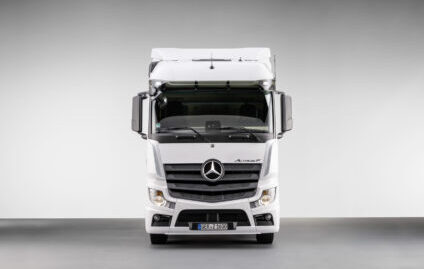 Novo Actros F com cabina brasileira está disponível para encomendas