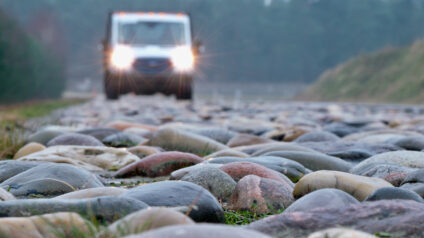Ford mostra os testes de durabilidade da van elétrica E-Transit em vídeo