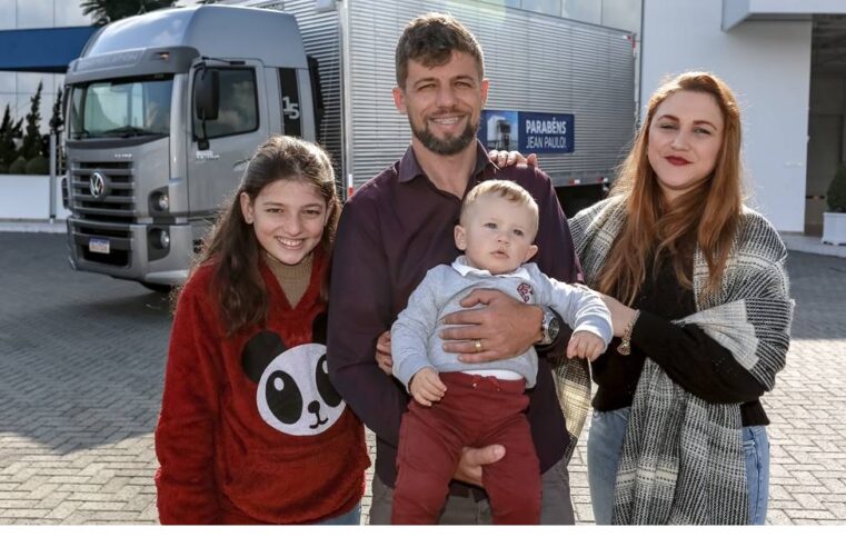 VWCO premia vencedor de concurso dos caminhões Constellation