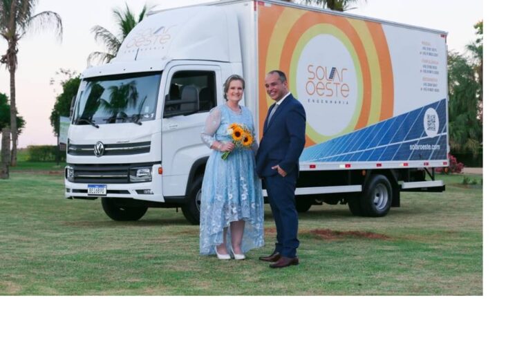 Noiva viraliza ao entrar no altar a bordo de um caminhão Volkswagen