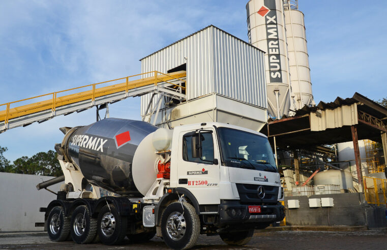 Mercedes-Benz alcança o marco de venda de 10.000 caminhões customizados