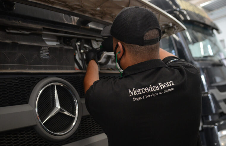 Executivos da Mercedes-Benz visitam concessionários