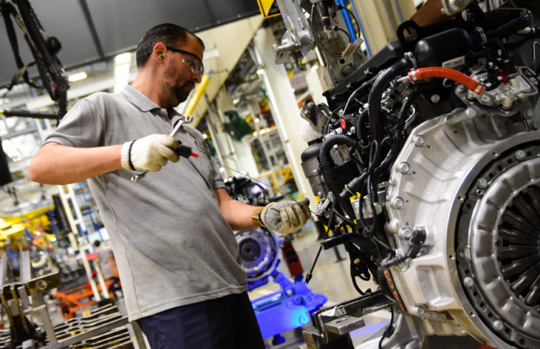 Mercedes-Benz alcança o marco histórico de 350.000 motores exportados