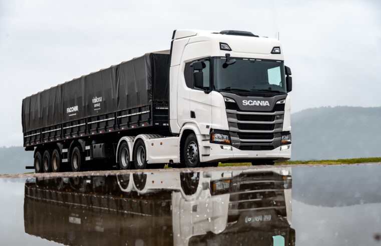 Scania comemora 66 anos de Brasil e fãs da marca ganham presente