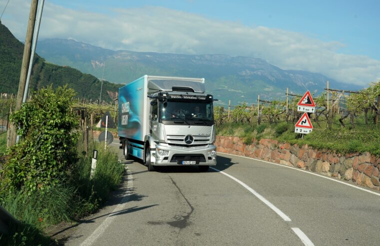Caminhão Mercedes-Benz eActros completa turnê de 5.000 km na Europa