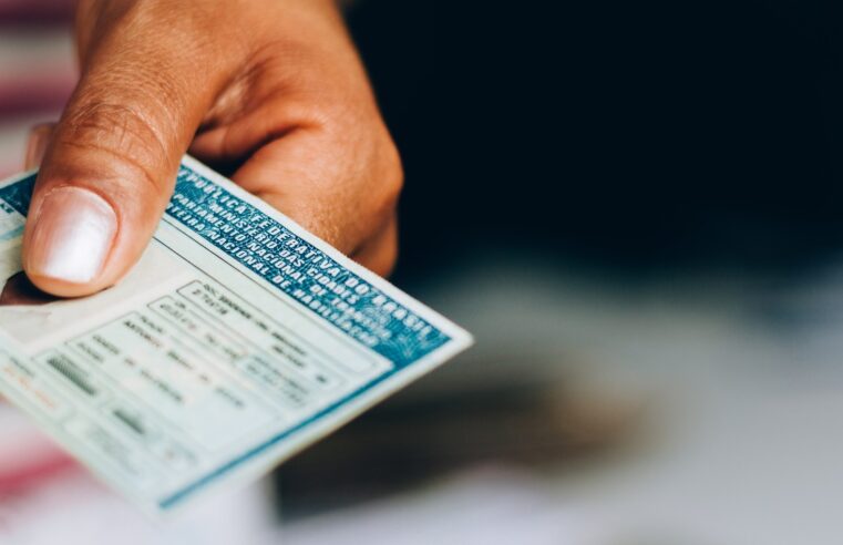 Novos benefícios na CNH categoria B acendem alerta nas empresas de transporte