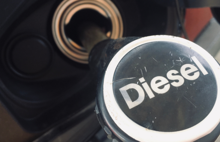 Após dois reajustes da Petrobras, diesel cai mais de 1,8%