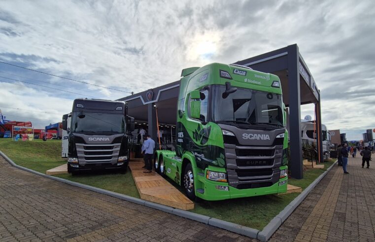 Scania expõe caminhão 100% a biodiesel na tração 6×2 na Expodireto