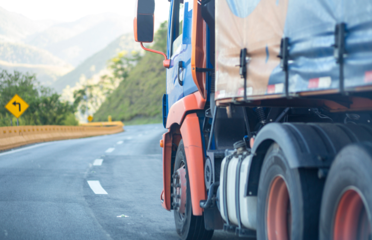 Envelhecimento da frota e escassez de motoristas elevam custos do frete