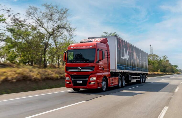 Luan Santana escolheu caminhão VW Meteor para apoiar turnê pelo Brasil