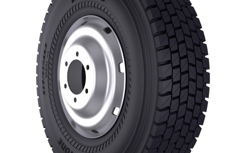 Fenatran: Bridgestone lança novos produtos para caminhões e ônibus
