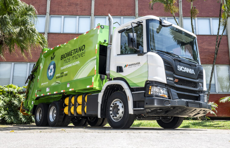 Scania entrega caminhões para a Marquise Ambiental