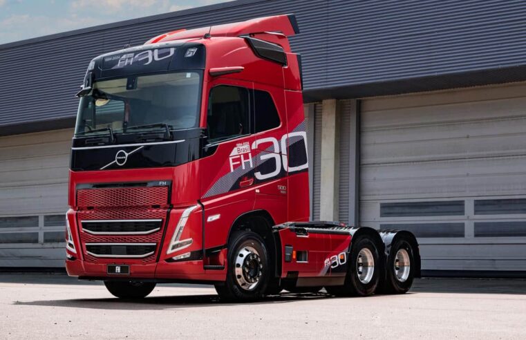 Volvo lança edição especial 30 Anos para o FH na Fenatran 2024