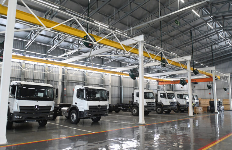 Mercedes-Benz amplia área para customização de caminhões e ônibus
