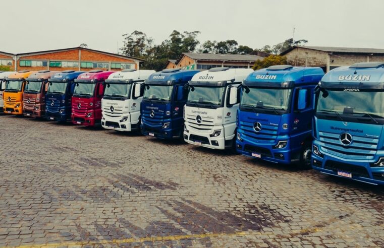 Buzin Transportes adquire 20 caminhões Actros Evolution 2653